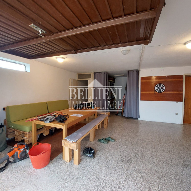 MONTEVIALE: in contesto residenziale e lontano dal traffico proponiamo villa singola circondata d...