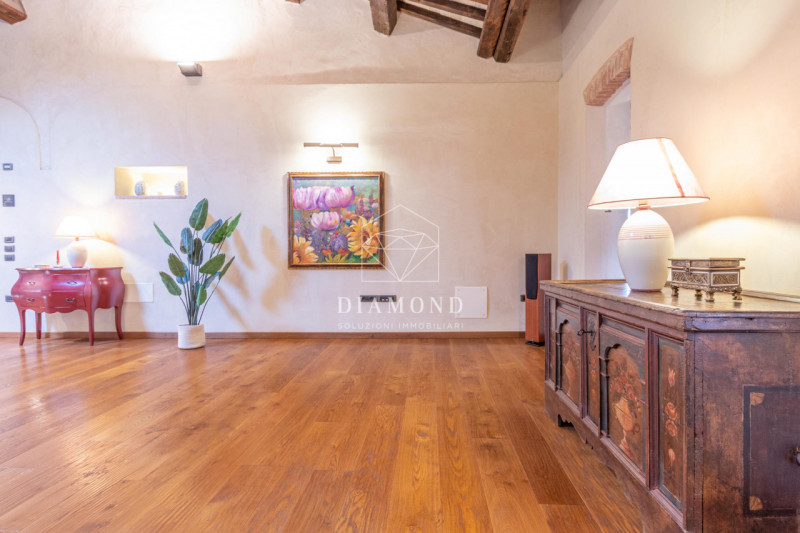 Montebelluna: inserito in una Villa Veneta risalente al 1500-1600, vi proponiamo questa meravigli...