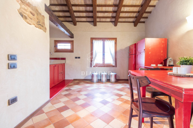 Montebelluna: inserito in una Villa Veneta risalente al 1500-1600, vi proponiamo questa meravigli...