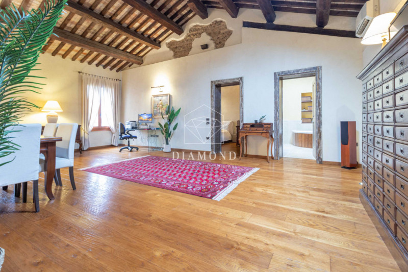 Montebelluna: inserito in una Villa Veneta risalente al 1500-1600, vi proponiamo questa meravigli...