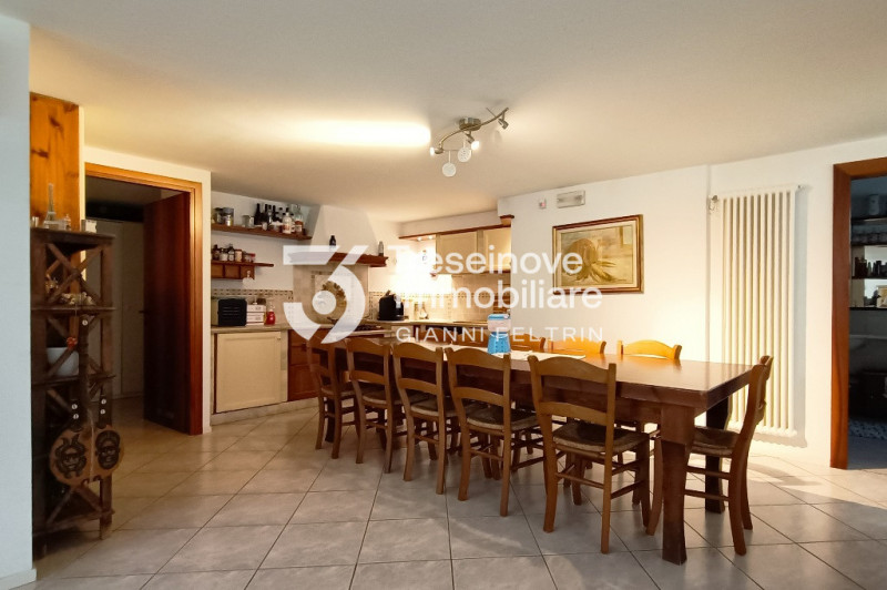 (Per INFO Feltrin ing. Gianni 3288349492) Proponiamo in vendita splendida casa singola situata ne...