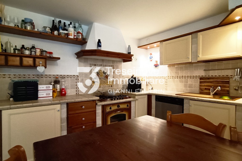 (Per INFO Feltrin ing. Gianni 3288349492) Proponiamo in vendita splendida casa singola situata ne...