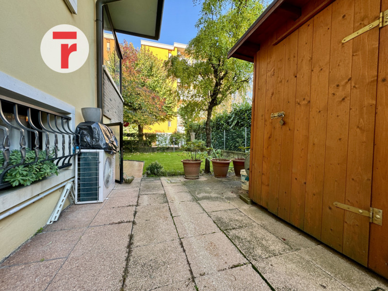 Cadoneghe - loc.Mejaniga - Sita su zona centrale del paese e comoda a tutti i servizi.

Porzione ...