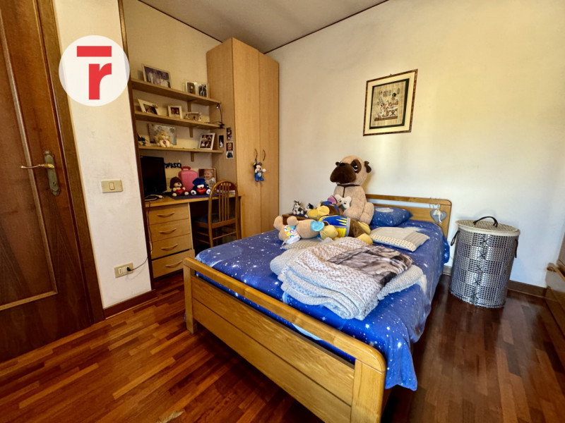 Cadoneghe - loc.Mejaniga - Sita su zona centrale del paese e comoda a tutti i servizi.

Porzione ...