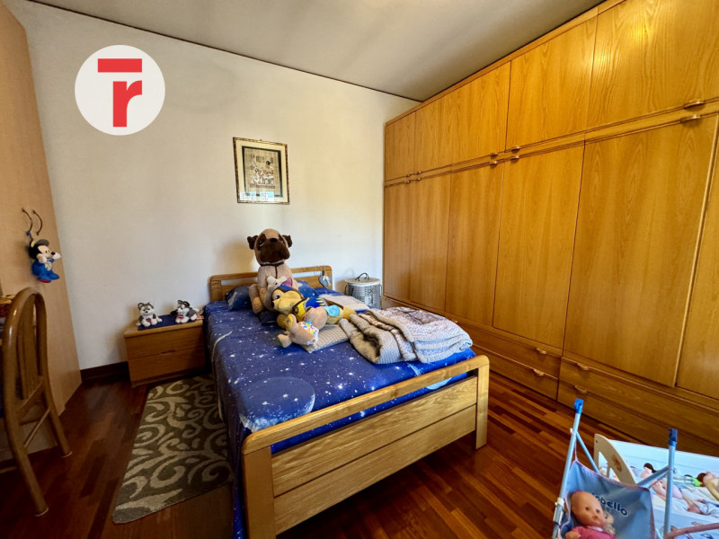 Cadoneghe - loc.Mejaniga - Sita su zona centrale del paese e comoda a tutti i servizi.

Porzione ...