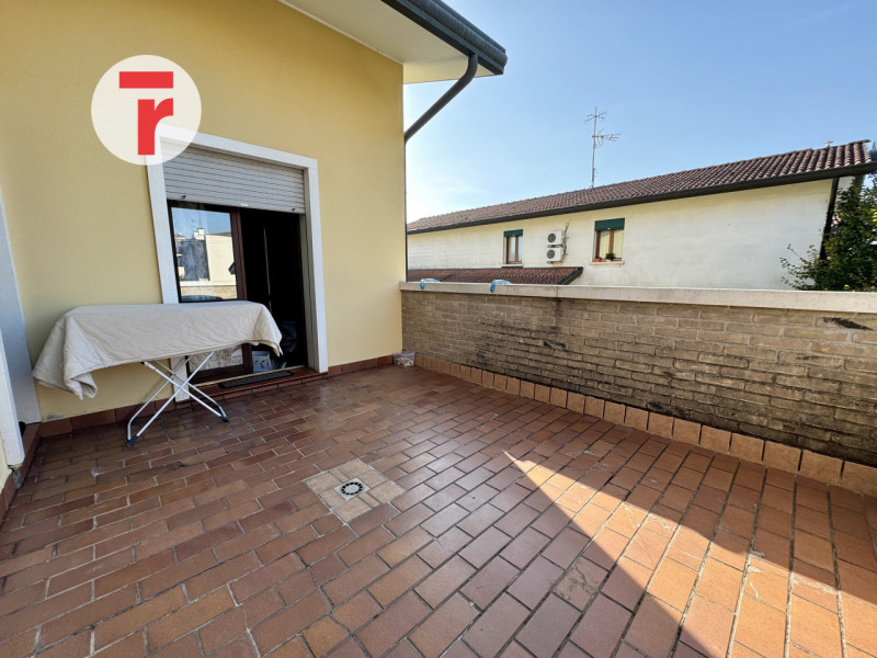 Cadoneghe - loc.Mejaniga - Sita su zona centrale del paese e comoda a tutti i servizi.

Porzione ...