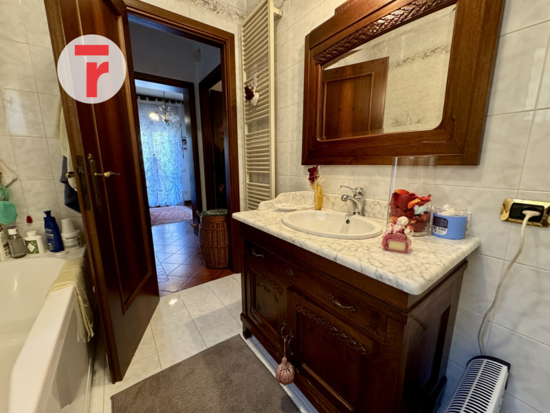 Cadoneghe - loc.Mejaniga - Sita su zona centrale del paese e comoda a tutti i servizi.

Porzione ...