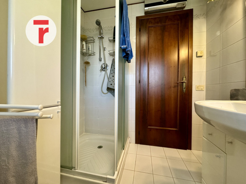 Cadoneghe - loc.Mejaniga - Sita su zona centrale del paese e comoda a tutti i servizi.

Porzione ...