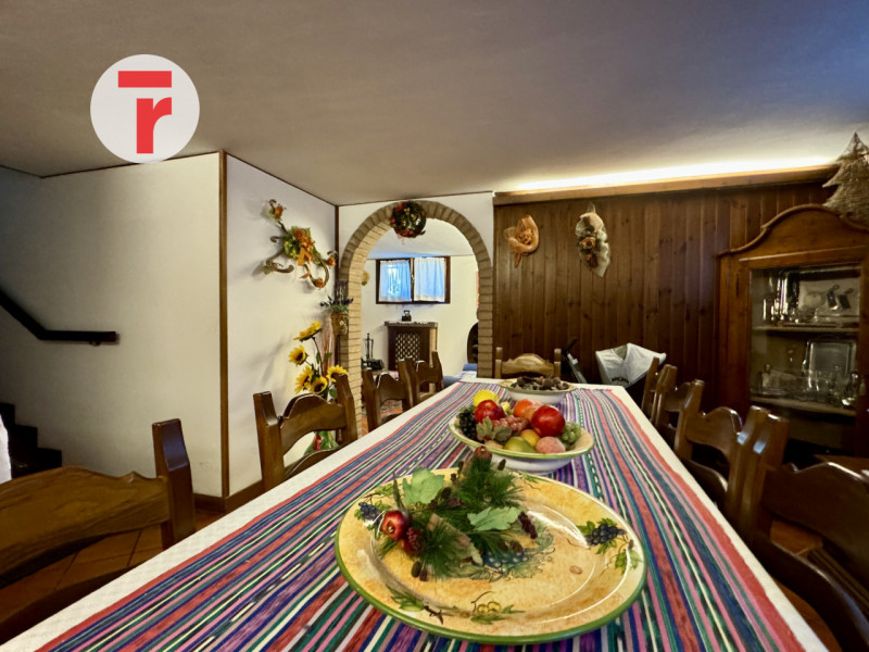 Cadoneghe - loc.Mejaniga - Sita su zona centrale del paese e comoda a tutti i servizi.

Porzione ...