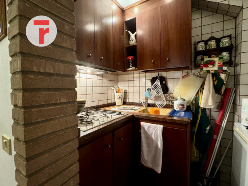 Cadoneghe - loc.Mejaniga - Sita su zona centrale del paese e comoda a tutti i servizi.

Porzione ...