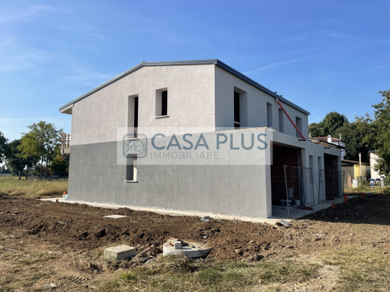 Cittadella Nord, immersa nel verde e nella tranquillità, adiacente ai principali servizi, proponi...