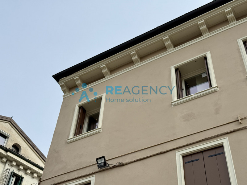 VICENZA - Centro Storico

Stai cercando un APPARTAMENTO NUOVO in pieno centro storico?
Prezzo €24...