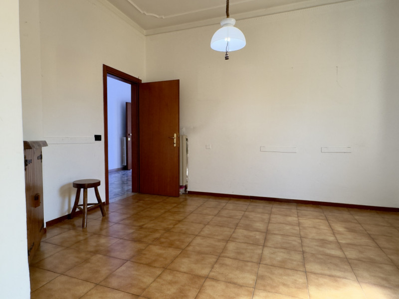 Nel cuore del quartiere Montà, in una via residenziale tranquilla e allo stesso tempo comoda a ta...