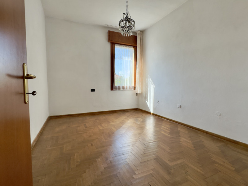 Nel cuore del quartiere Montà, in una via residenziale tranquilla e allo stesso tempo comoda a ta...