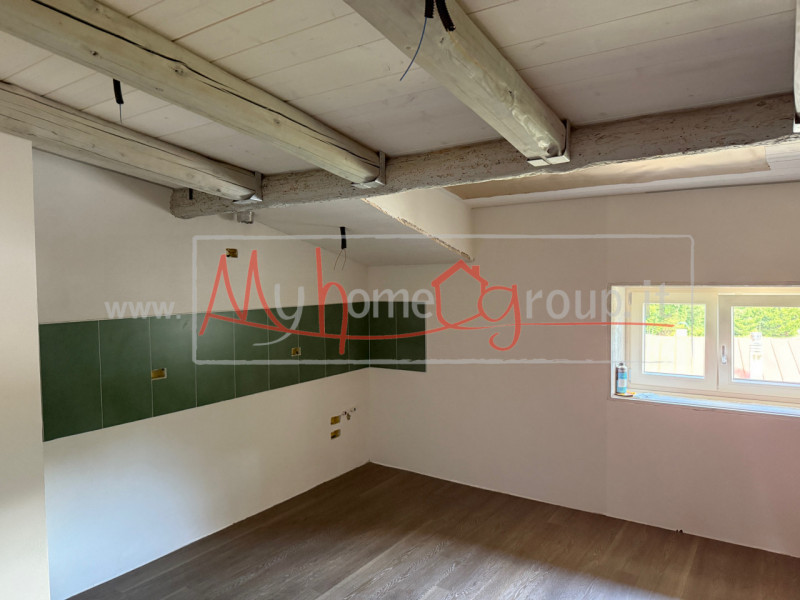 DOMEGGE DI CADORE – RIF. A010-P - ULTIMO PIANO DA SOGNO TRA LE DOLOMITI:
Nel cuore del Cadore, in...