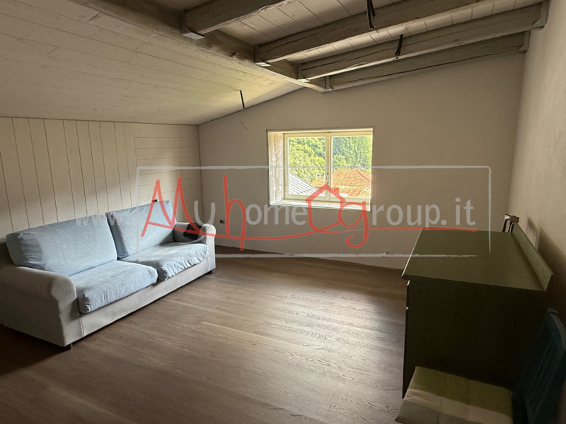 DOMEGGE DI CADORE – RIF. A010-P - ULTIMO PIANO DA SOGNO TRA LE DOLOMITI:
Nel cuore del Cadore, in...