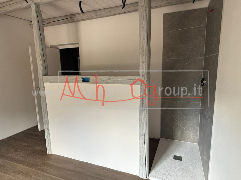 DOMEGGE DI CADORE – RIF. A010-P - ULTIMO PIANO DA SOGNO TRA LE DOLOMITI:
Nel cuore del Cadore, in...