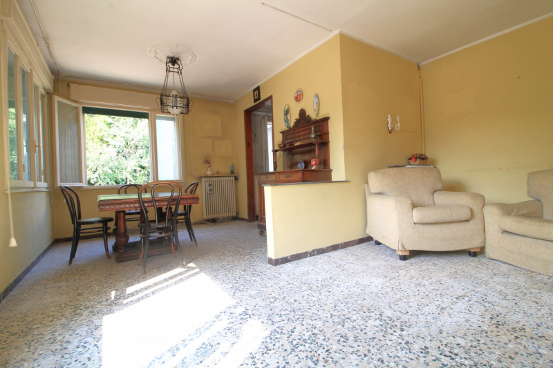 A Cinto Euganeo, più precisamente nel centro di Fontana Fredda, proponiamo questa casa accostata ...