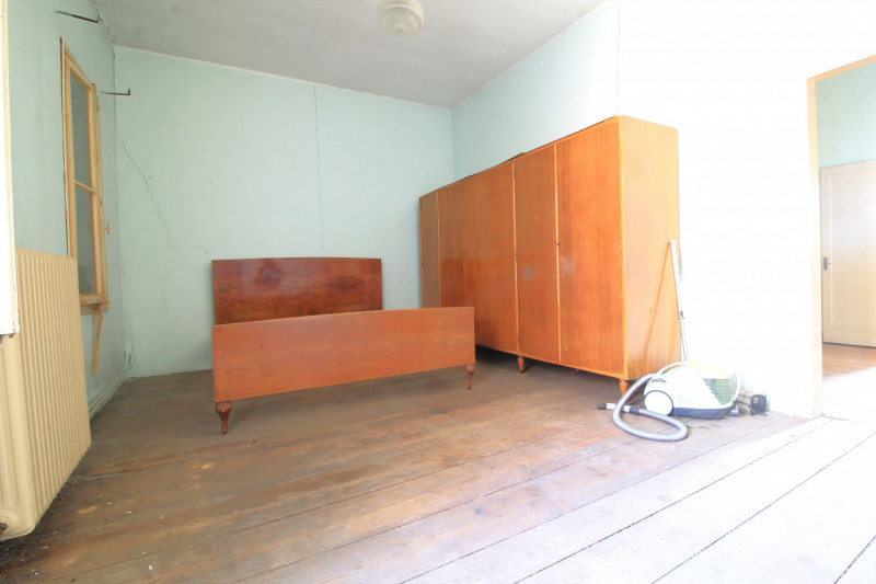 A Cinto Euganeo, più precisamente nel centro di Fontana Fredda, proponiamo questa casa accostata ...