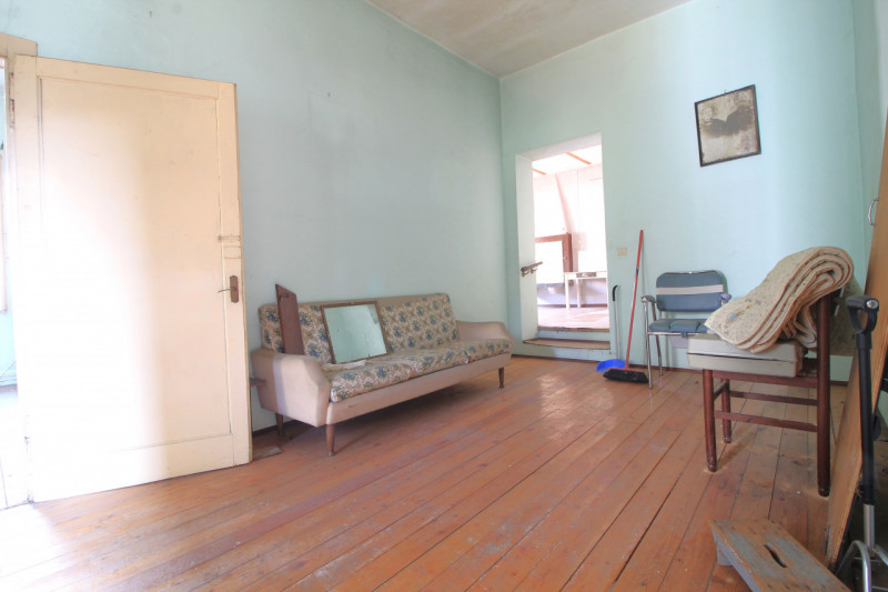 A Cinto Euganeo, più precisamente nel centro di Fontana Fredda, proponiamo questa casa accostata ...