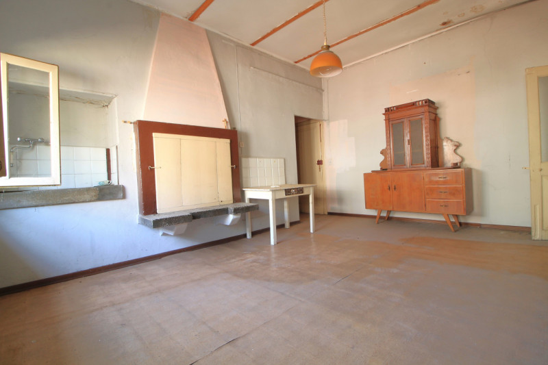 A Cinto Euganeo, più precisamente nel centro di Fontana Fredda, proponiamo questa casa accostata ...