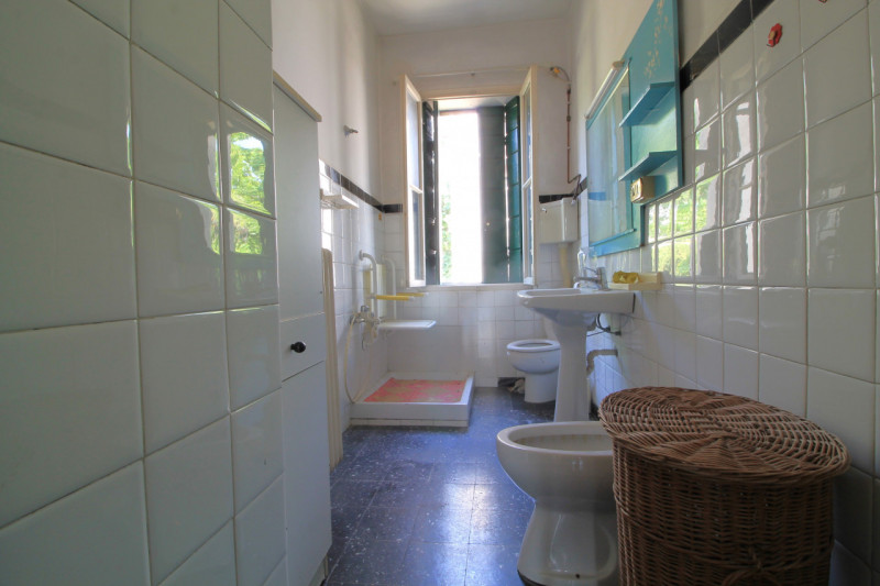 A Cinto Euganeo, più precisamente nel centro di Fontana Fredda, proponiamo questa casa accostata ...