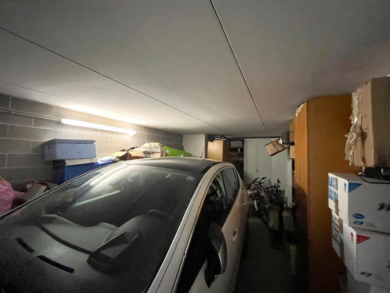 Scopri questo elegante appartamento disposto su due piani, situato nel cuore di Galzignano Terme,...