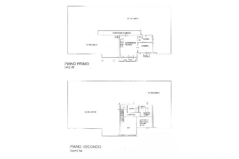 Scopri questo elegante appartamento disposto su due piani, situato nel cuore di Galzignano Terme,...