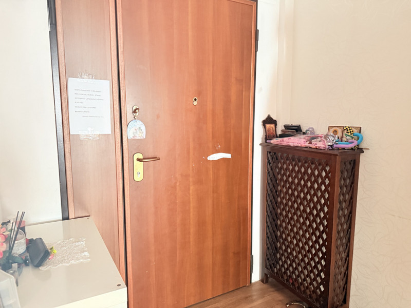 Proponiamo in vendita a Battaglia Terme un ampio e luminoso appartamento situato al quarto piano ...