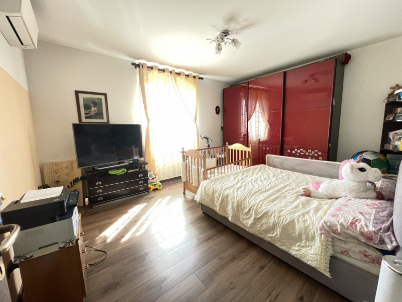 Proponiamo in vendita a Battaglia Terme un ampio e luminoso appartamento situato al quarto piano ...