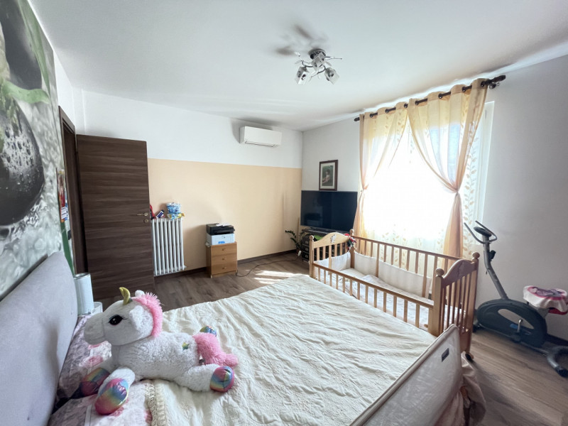 Proponiamo in vendita a Battaglia Terme un ampio e luminoso appartamento situato al quarto piano ...