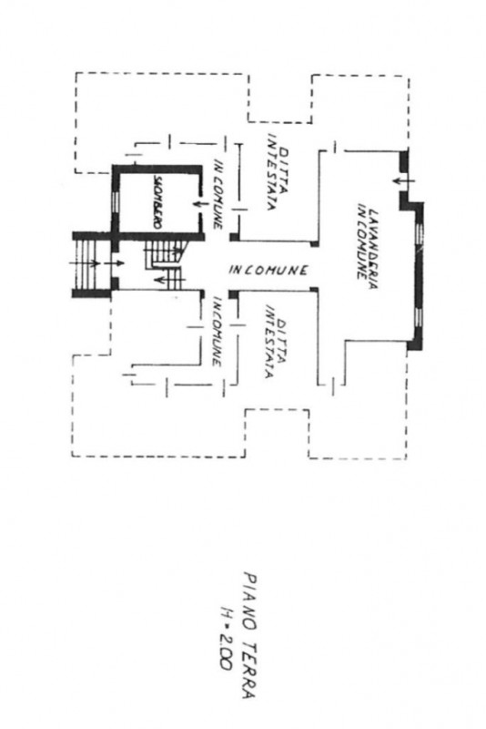 Proponiamo in vendita a Battaglia Terme un ampio e luminoso appartamento situato al quarto piano ...