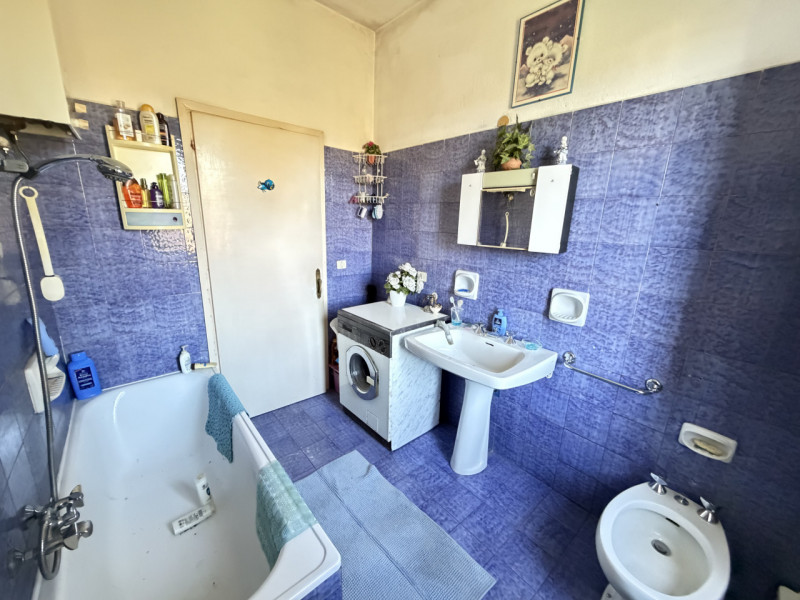 Nel cuore della campagna ai piedi dei Colli Euganei, nel comune di Torreglia, proponiamo abitazio...