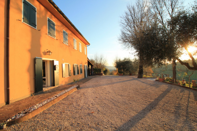A Cinto Euganeo, in località Valnogaredo, proponiamo in vendita una splendida porzione di villett...