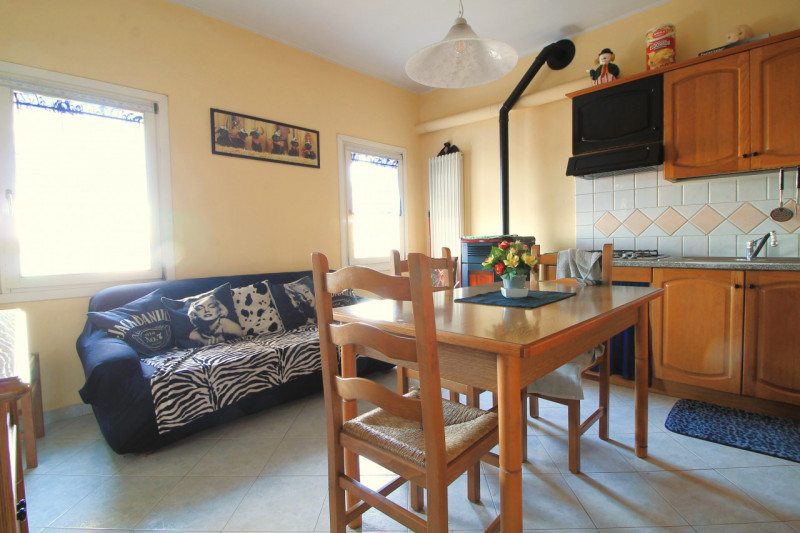 A Cinto Euganeo, in località Valnogaredo, proponiamo in vendita una splendida porzione di villett...