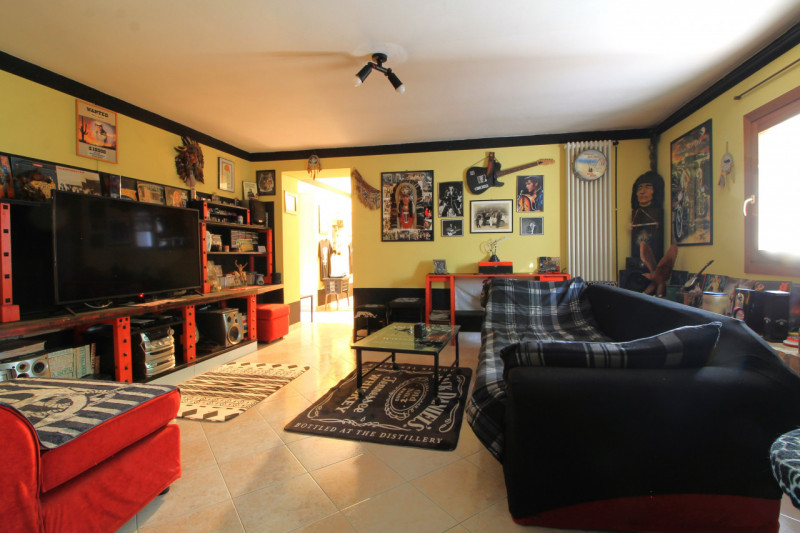 A Cinto Euganeo, in località Valnogaredo, proponiamo in vendita una splendida porzione di villett...