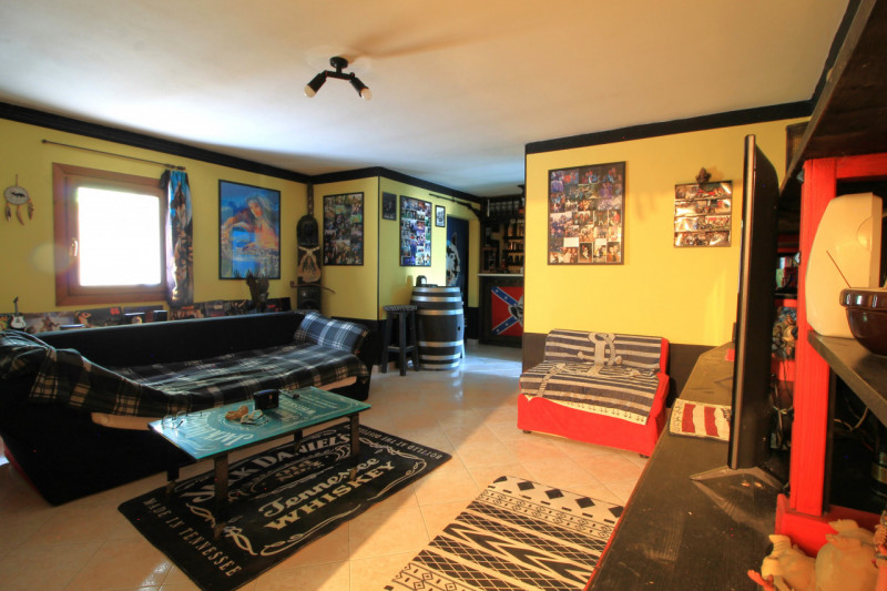 A Cinto Euganeo, in località Valnogaredo, proponiamo in vendita una splendida porzione di villett...