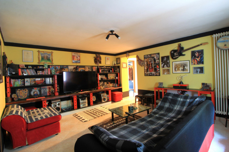 A Cinto Euganeo, in località Valnogaredo, proponiamo in vendita una splendida porzione di villett...