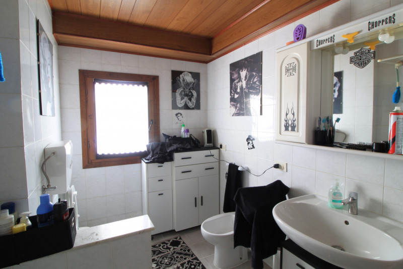 A Cinto Euganeo, in località Valnogaredo, proponiamo in vendita una splendida porzione di villett...