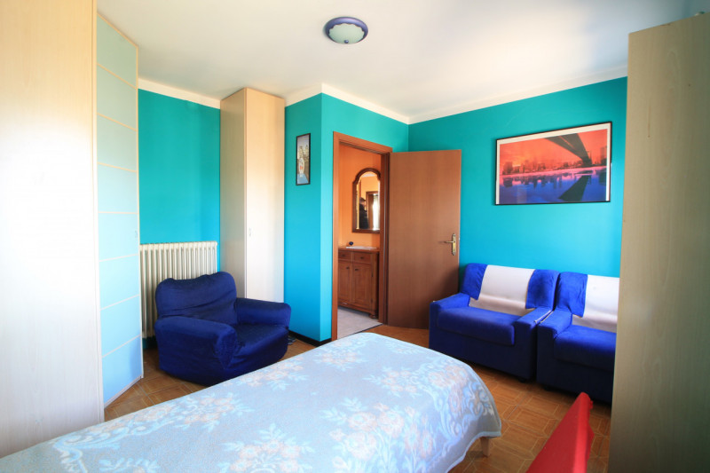 A Cinto Euganeo, in località Valnogaredo, proponiamo in vendita una splendida porzione di villett...