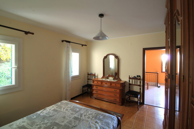 A Cinto Euganeo, in località Valnogaredo, proponiamo in vendita una splendida porzione di villett...