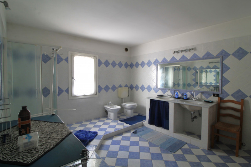 A Cinto Euganeo, in località Valnogaredo, proponiamo in vendita una splendida porzione di villett...