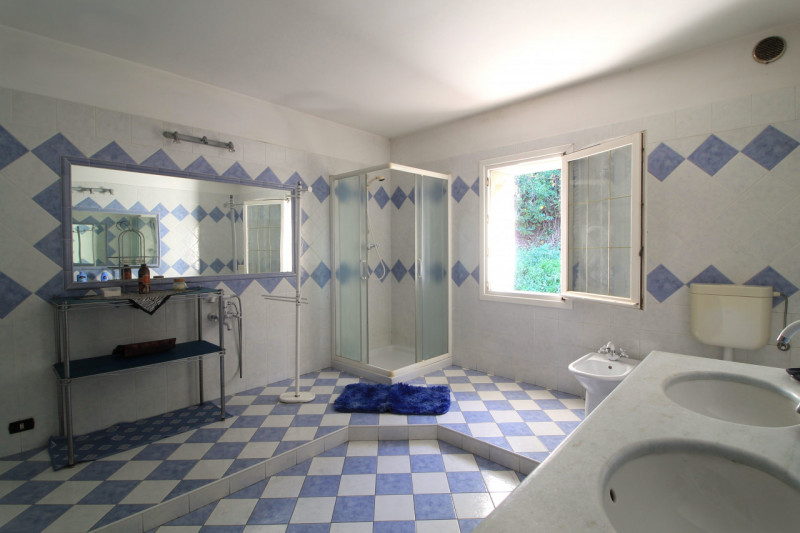 A Cinto Euganeo, in località Valnogaredo, proponiamo in vendita una splendida porzione di villett...