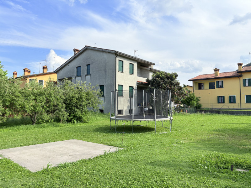 Se stai cercando un’opportunità di investimento o una casa da personalizzare in un contesto tranq...