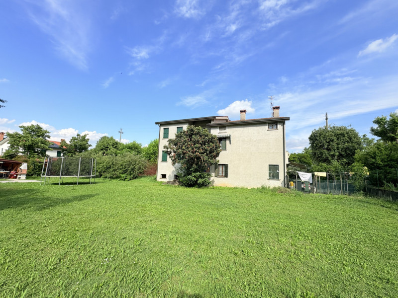 Se stai cercando un’opportunità di investimento o una casa da personalizzare in un contesto tranq...