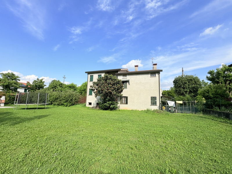 Se stai cercando un’opportunità di investimento o una casa da personalizzare in un contesto tranq...