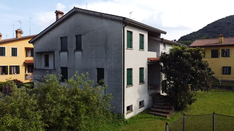 Se stai cercando un’opportunità di investimento o una casa da personalizzare in un contesto tranq...