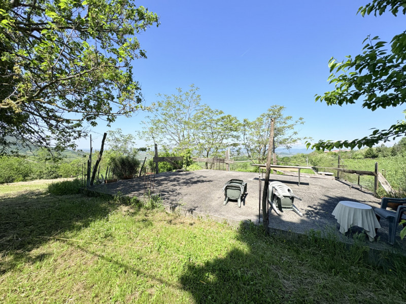 Se stai cercando un’opportunità di investimento o una casa da personalizzare in un contesto tranq...