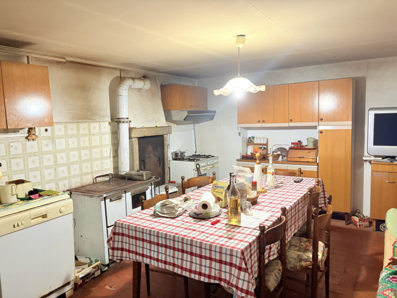 Se stai cercando un’opportunità di investimento o una casa da personalizzare in un contesto tranq...