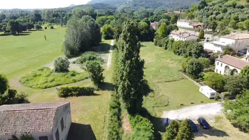 Prestigioso Terreno Edificabile a Galzignano Terme – Affacciato sul Golf Club dei Colli Euganei

...